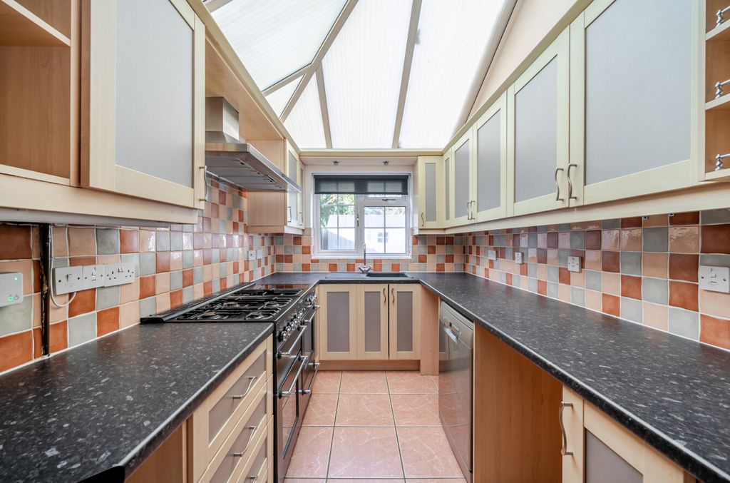 Property photo 2 of 18 1527271-15-6Abcda...
