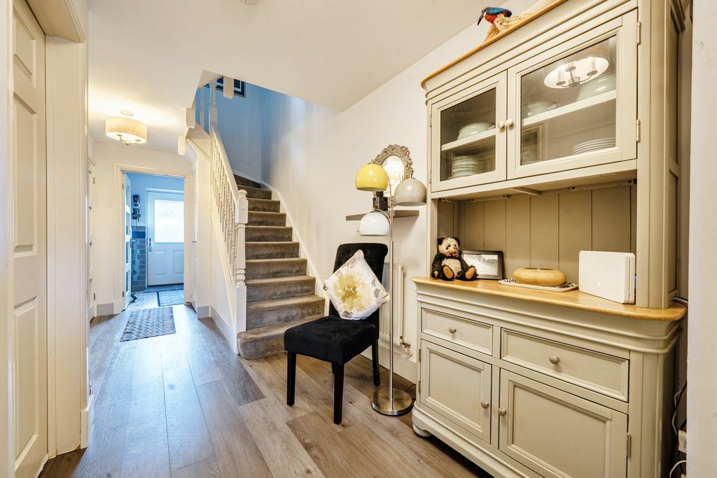 Property photo 2 of 20 1454273-3-6A058Fed5Fc61