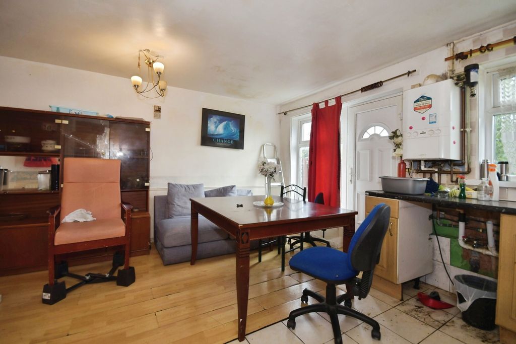 Property photo 3 of 15 Pbox-Img.Jpg