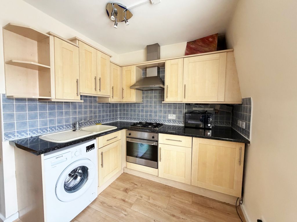 Property photo 3 of 8