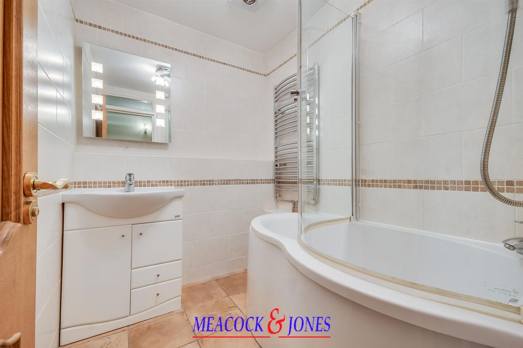 Additional image 13 of 3 bed flat for saleThorndon Park, Ingrave, Brentwood CM13