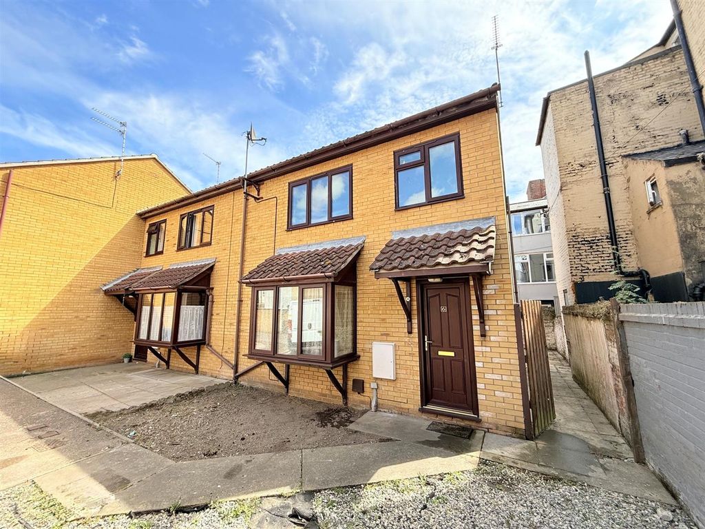 Property photo 1 of 10 Front