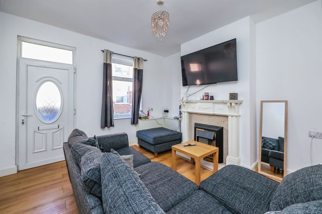 Property photo 3 of 17