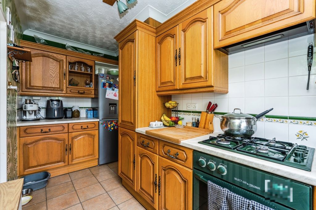 Property photo 3 of 17 Photo