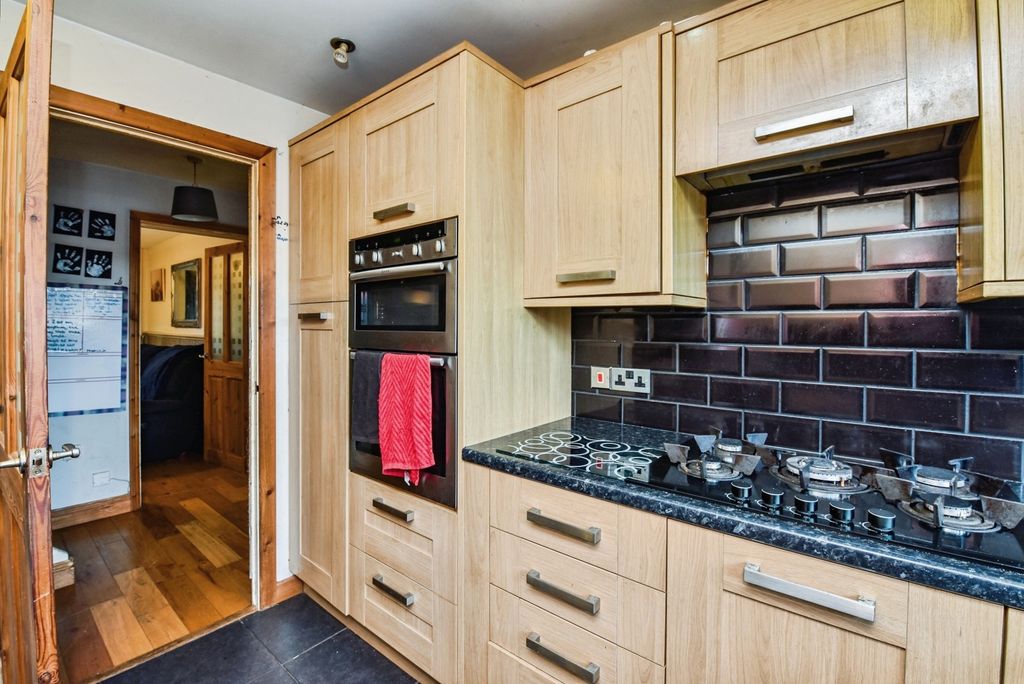 Property photo 3 of 22 Pbox-Img.Jpg