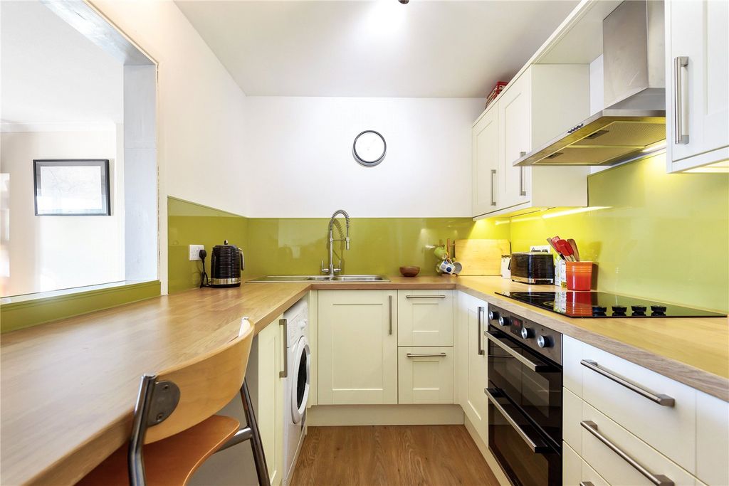 Property photo 2 of 8 Picture No. 03