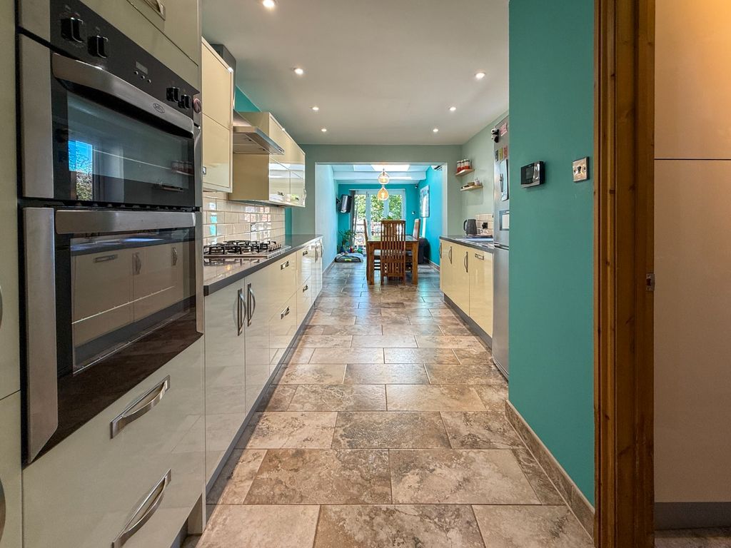 Property photo 2 of 24 4310784