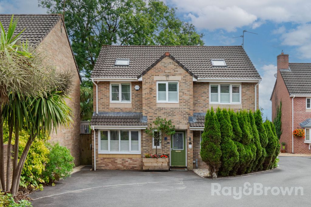 Property photo 1 of 83