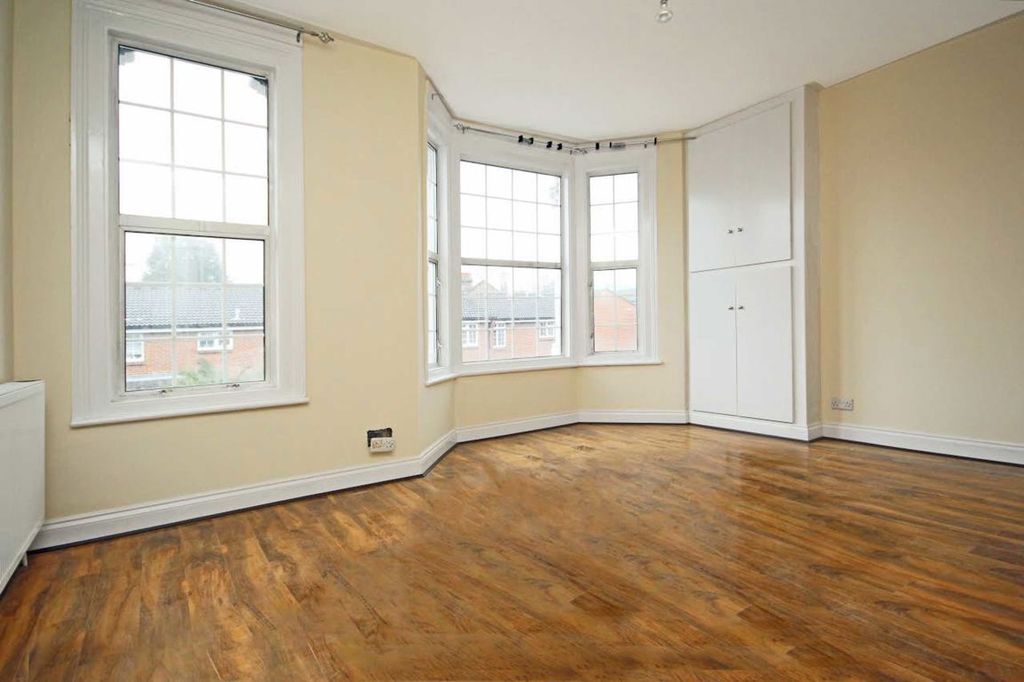 Property photo 3 of 6