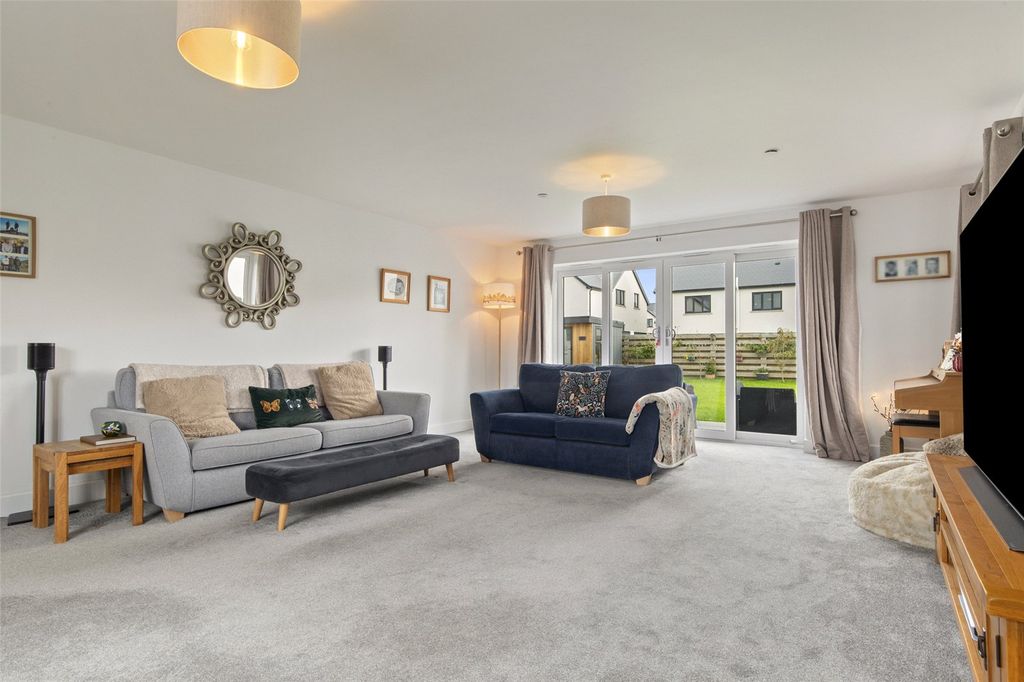 Property photo 3 of 44 Picture No. 04