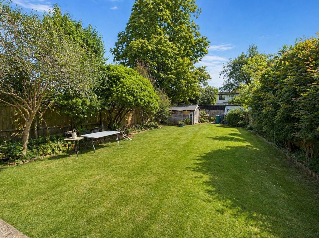 Property photo 2 of 11 Garden View.Jpg