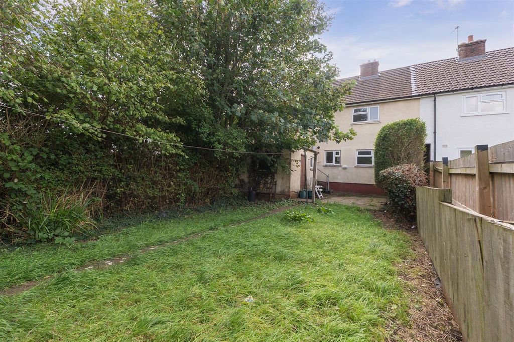 Property photo 2 of 33 79-Station-Road-Bs34-6.Jpg