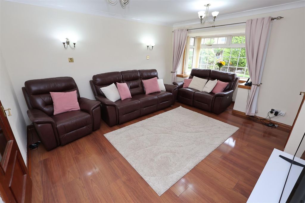 Property photo 3 of 26