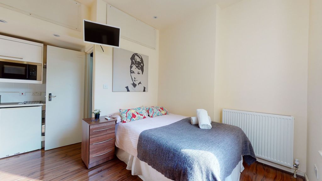 Property photo 1 of 11 Bedroom