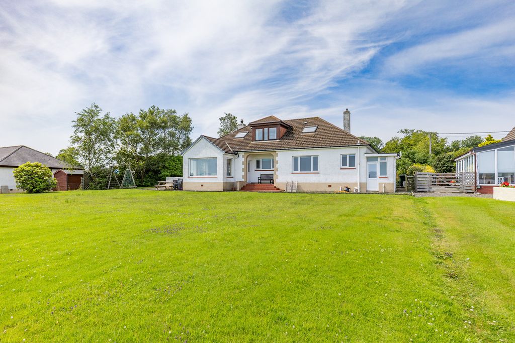 Property photo 1 of 28