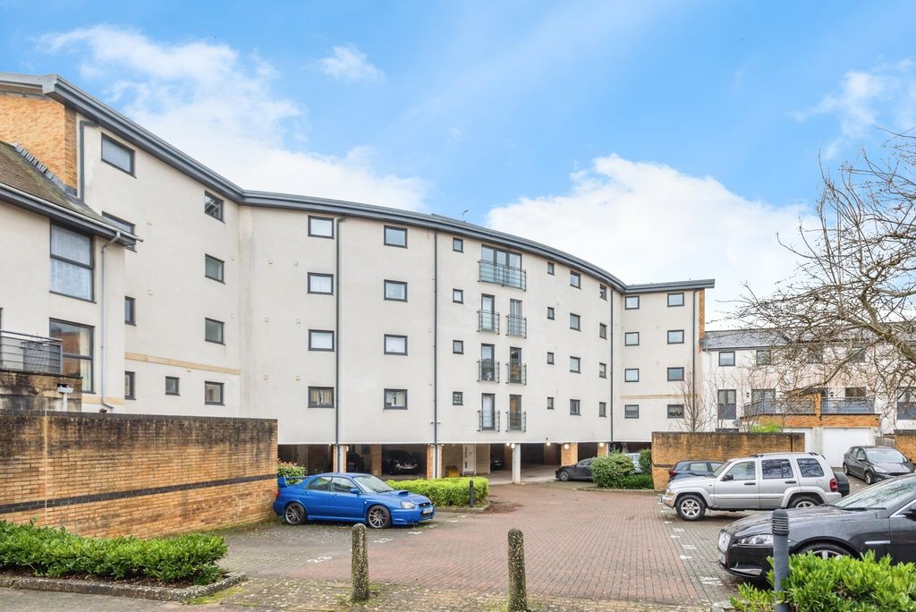 Property photo 2 of 14 Photo