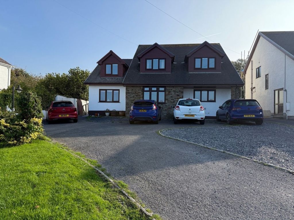 Property photo 2 of 50