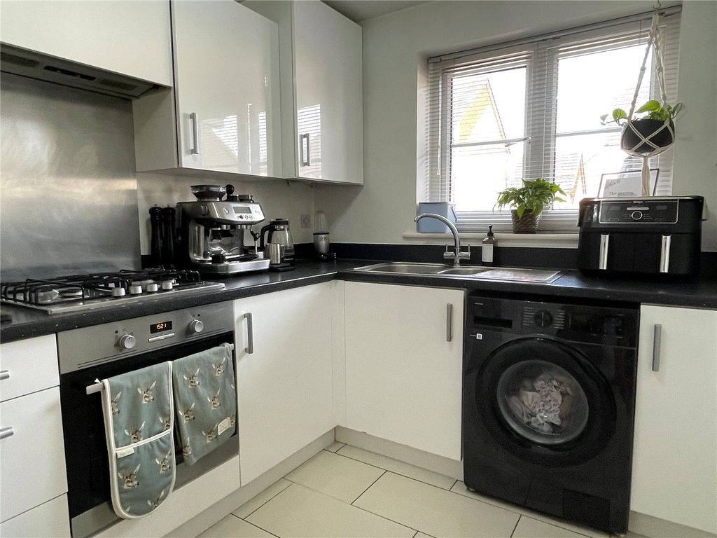 Property photo 3 of 8 Picture No. 02