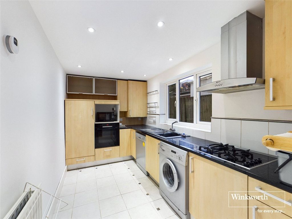 Property photo 3 of 11 Picture No. 15