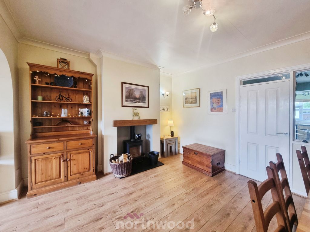 Property photo 2 of 31