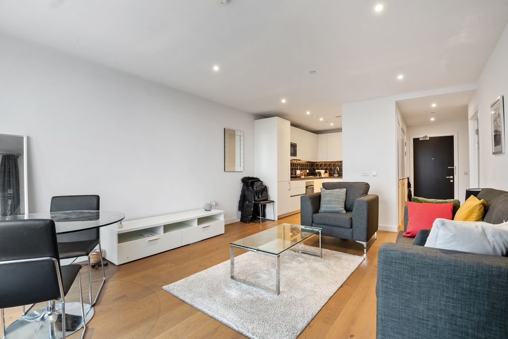 Property photo 2 of 8