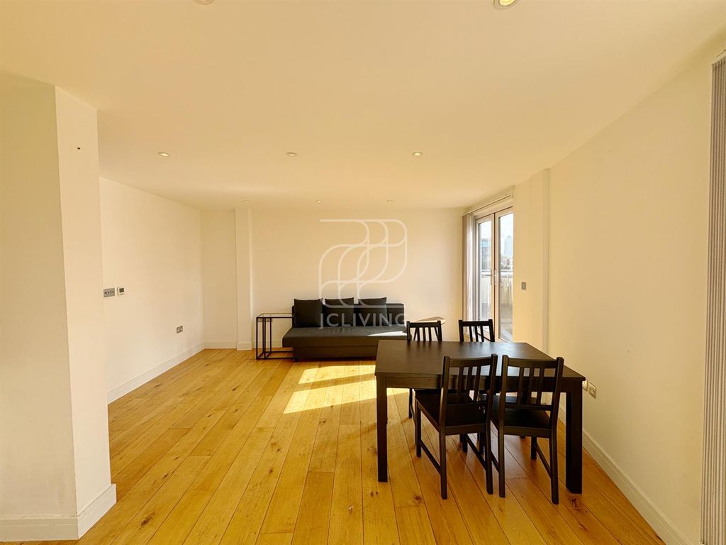 Property photo 3 of 11 8Ef778852485E37A095424F14214B214.Jpg