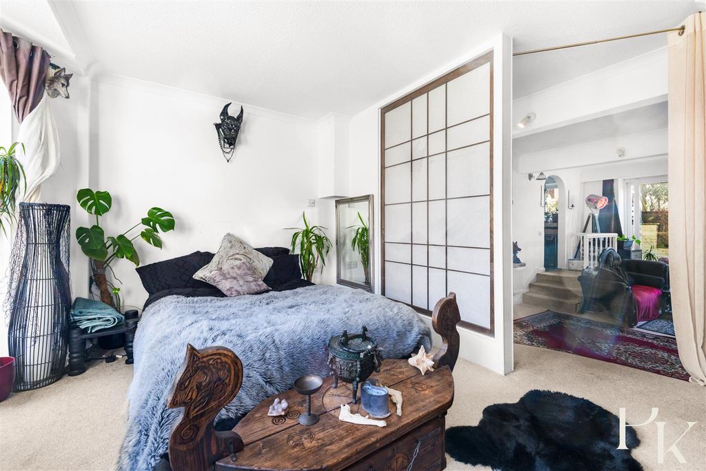 Property photo 3 of 11 Bedroom