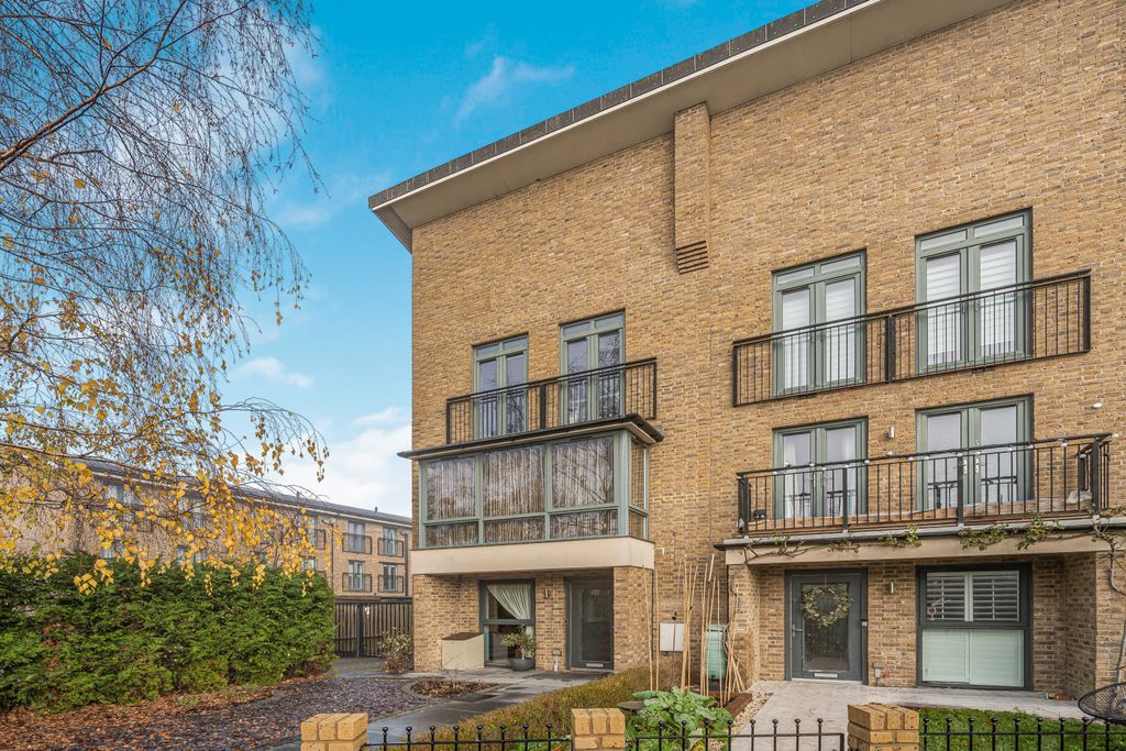 Property photo 1 of 19 Front View