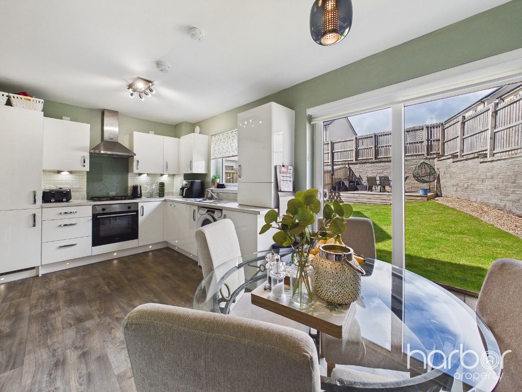 Property photo 3 of 14 5180685