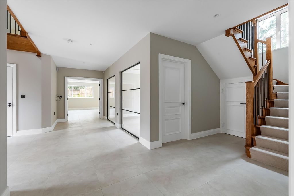 Additional image 4 of 4 bed detached house for saleCross Lanes, Guildford, Surrey GU1