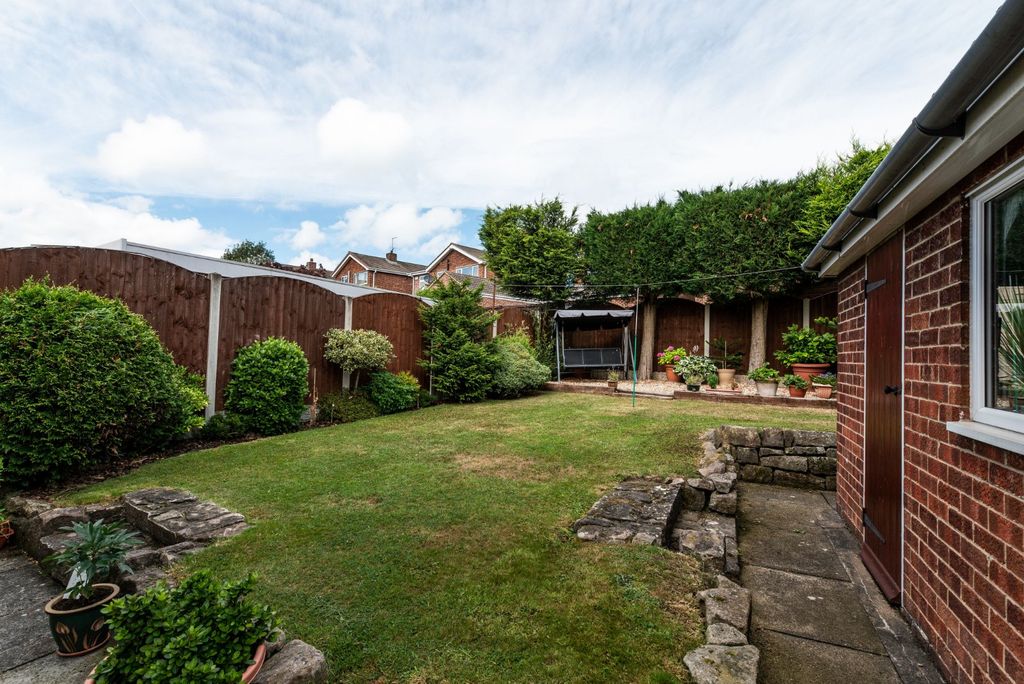 Property photo 2 of 27 Picture No. 29