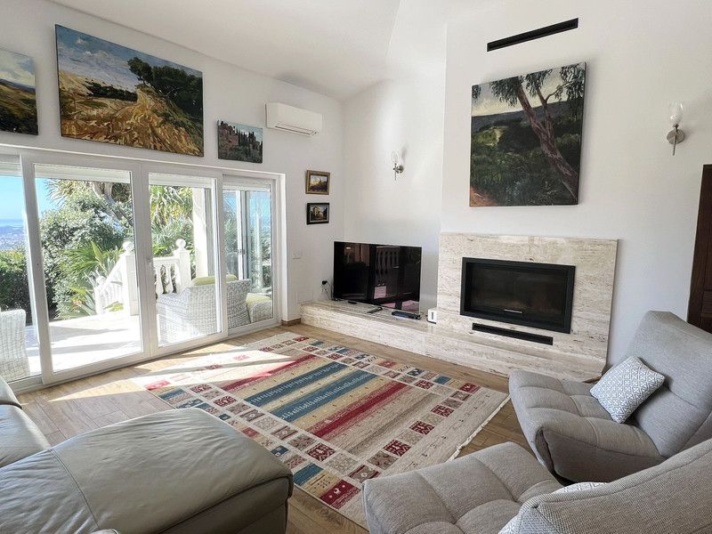 Property photo 2 of 65