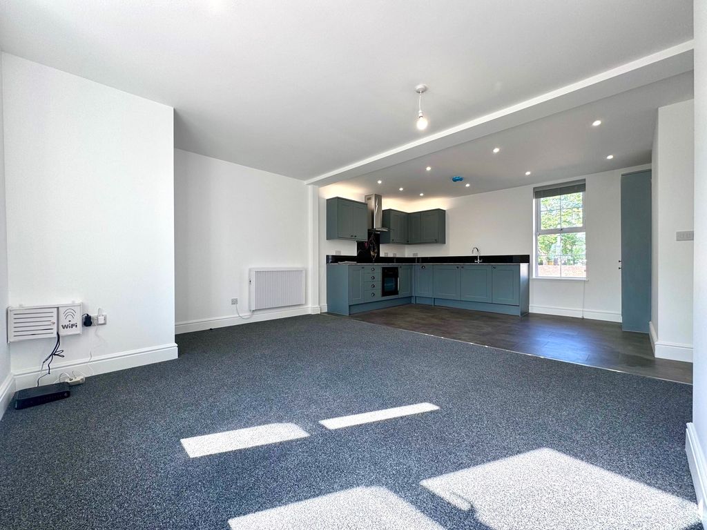 Property photo 3 of 11 3