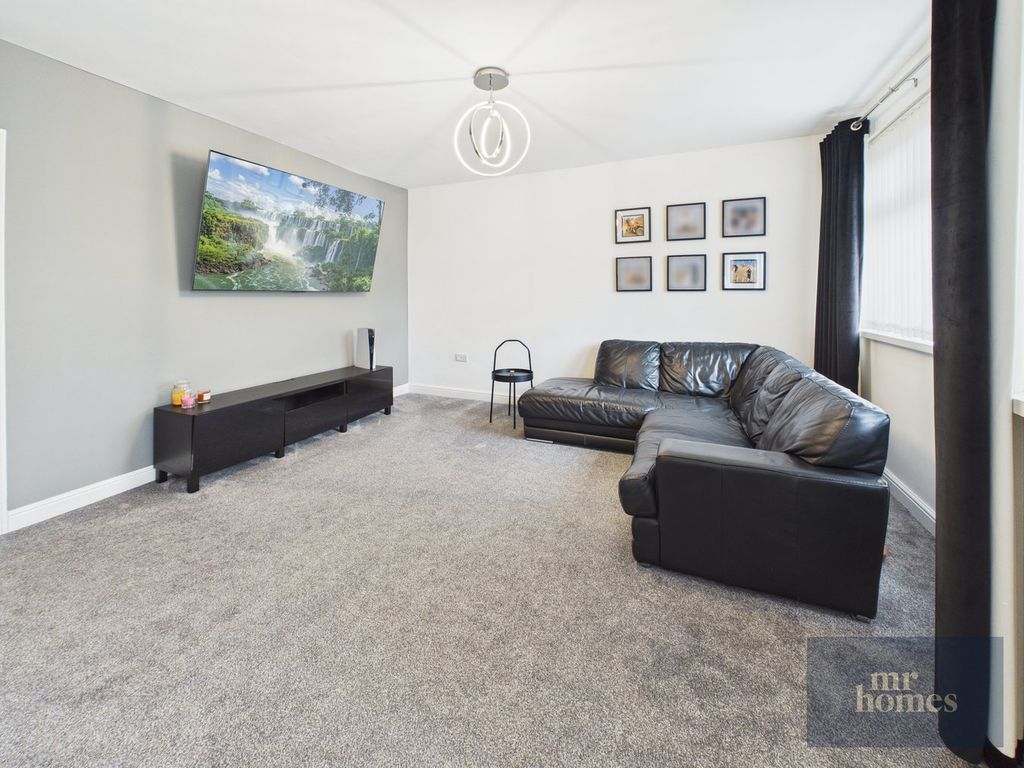 Property photo 3 of 37