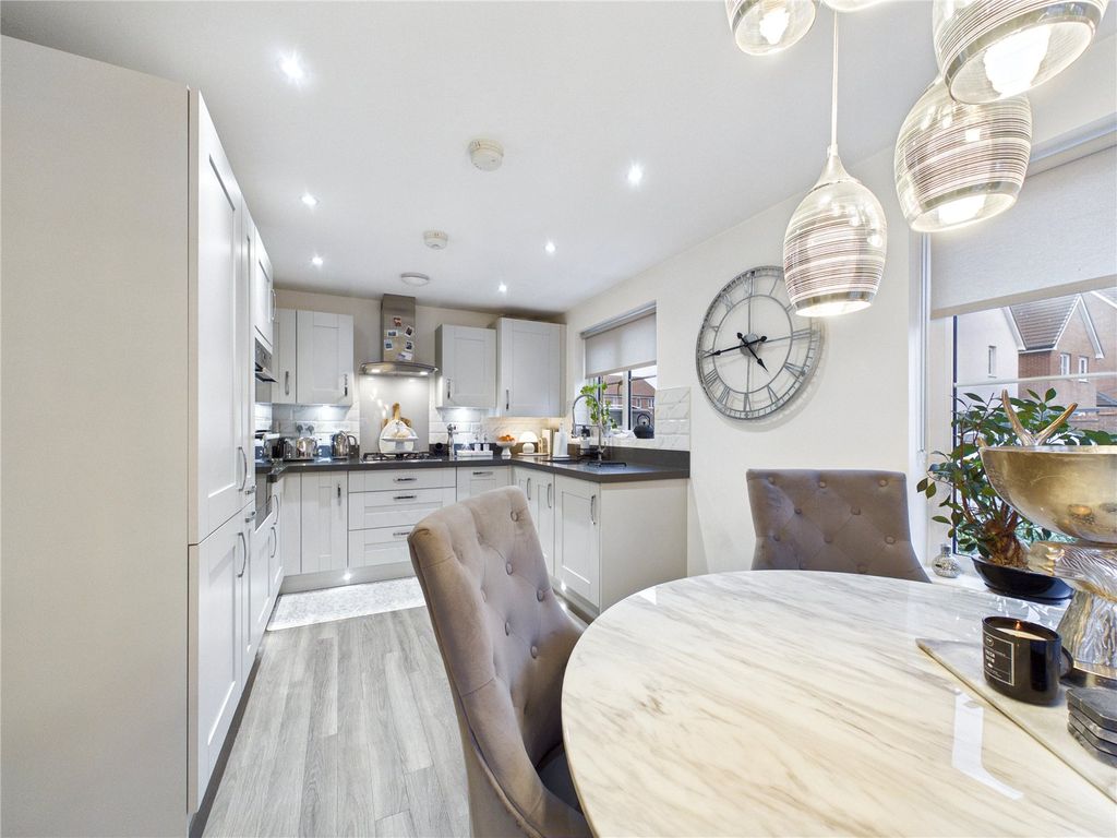 Property photo 3 of 20 Picture No. 04