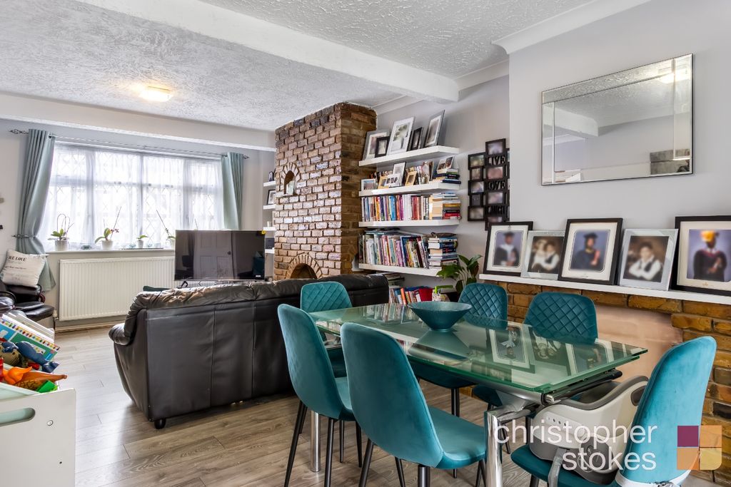 Property photo 3 of 19 4923995