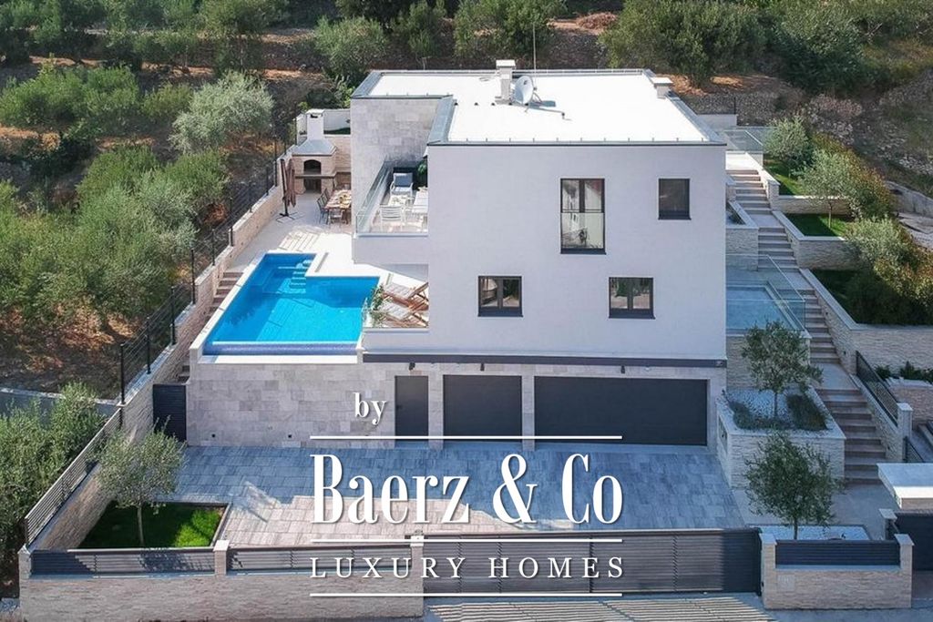 Property photo 1 of 28