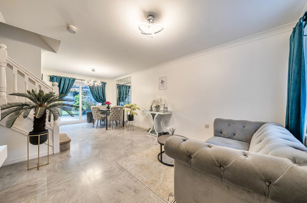 Property photo 3 of 22 1406662-7-6982168...