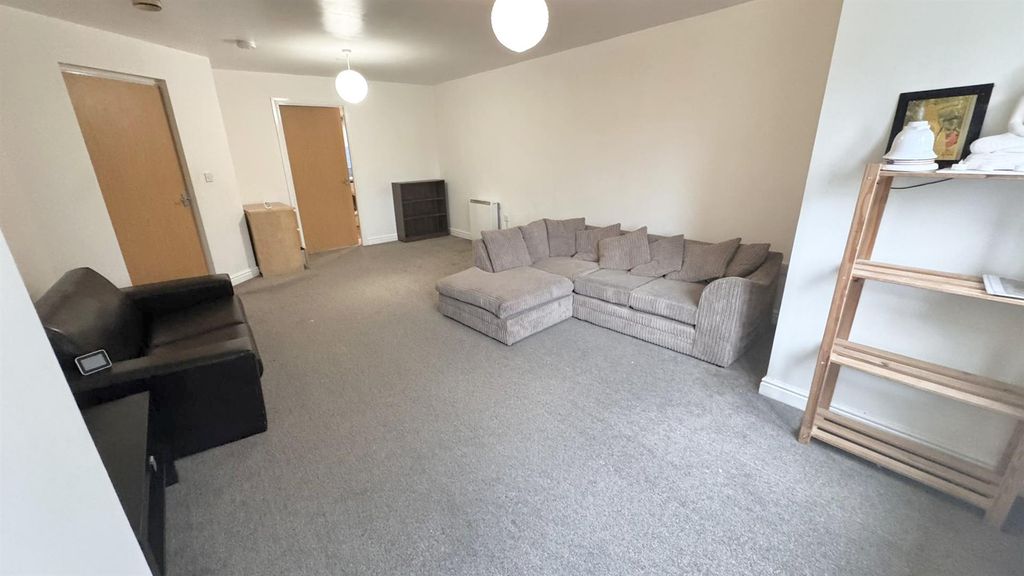 Property photo 3 of 15 7Fb9Cff7-4982-464B-9c4F-2Dee8186A0B6.Jpeg