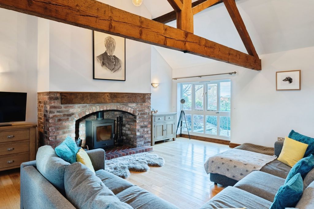 Property photo 1 of 35 Lounge