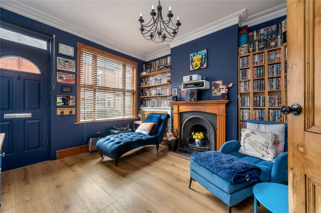 Property photo 3 of 21 Picture 3