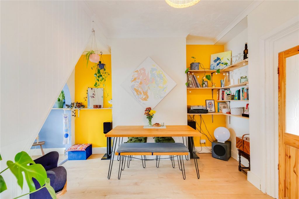 2 bed terraced house for saleRailway Crescent, Splott, Cardiff CF24 photo 5