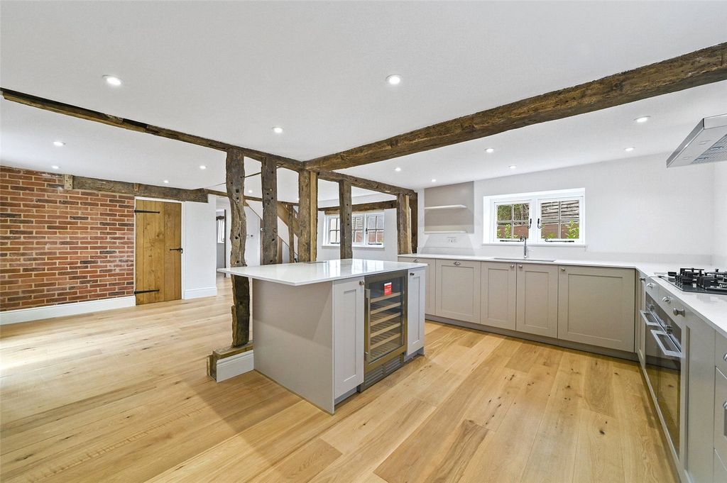 Property photo 2 of 12 Kitchen