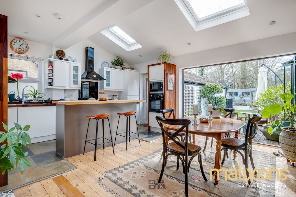 Property photo 1 of 20 Kitchen Diner 1