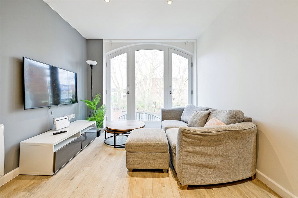 Property photo 3 of 8 Living Room