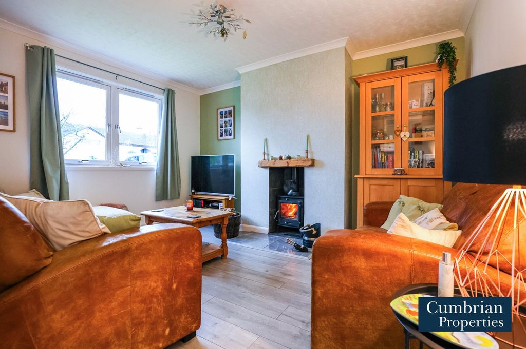 Property photo 2 of 15 Lounge