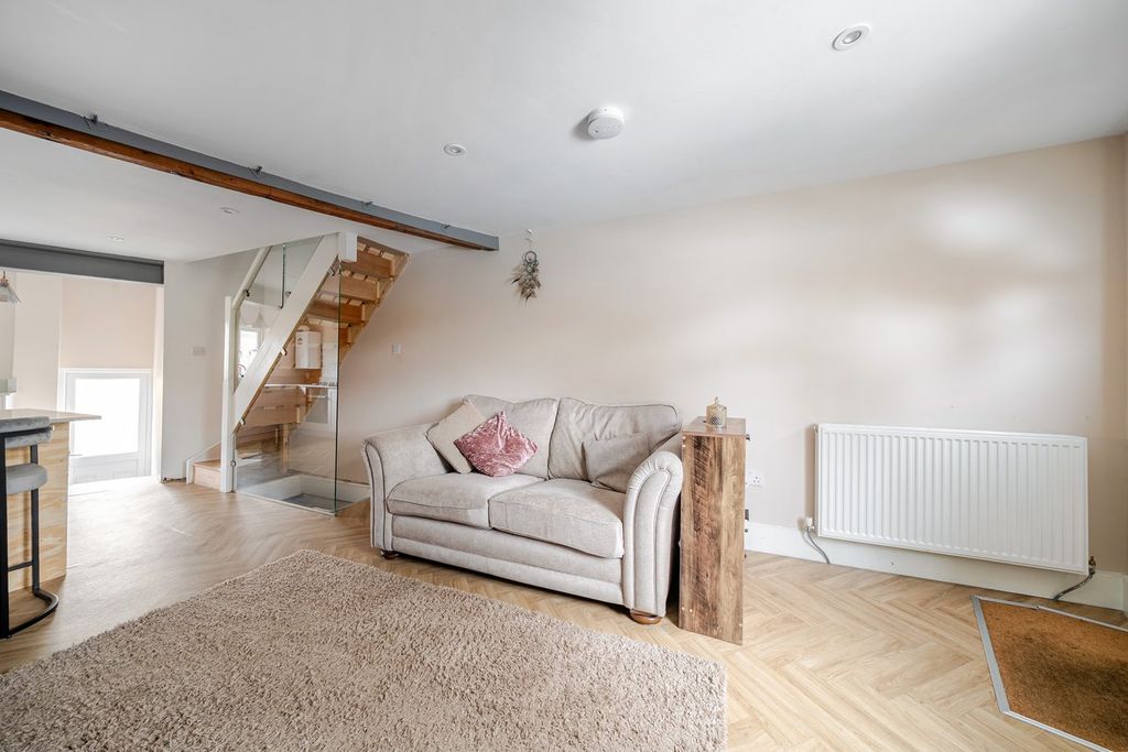 Property photo 3 of 27