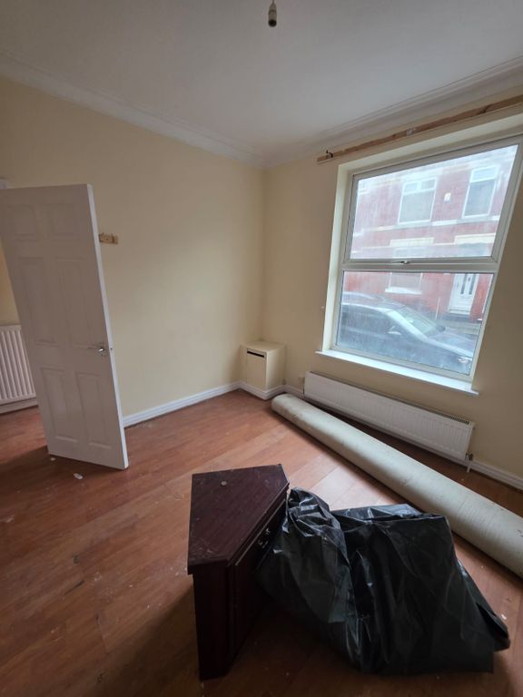 Property photo 3 of 17 Living Room 1