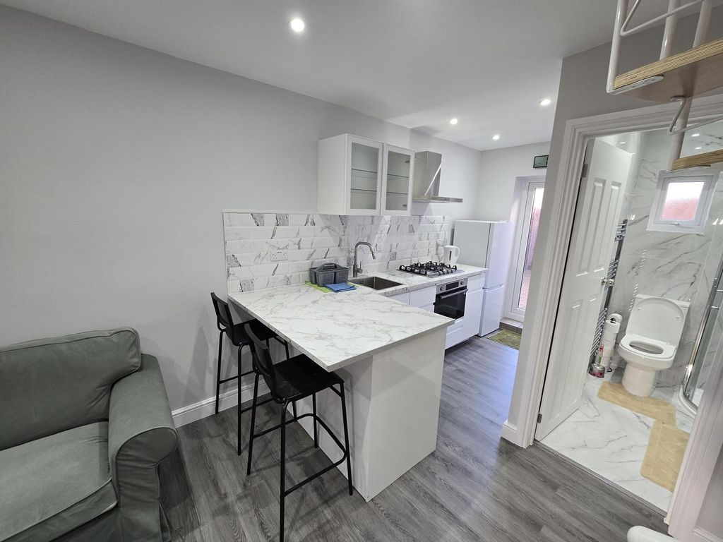 Property photo 3 of 10 Gallery