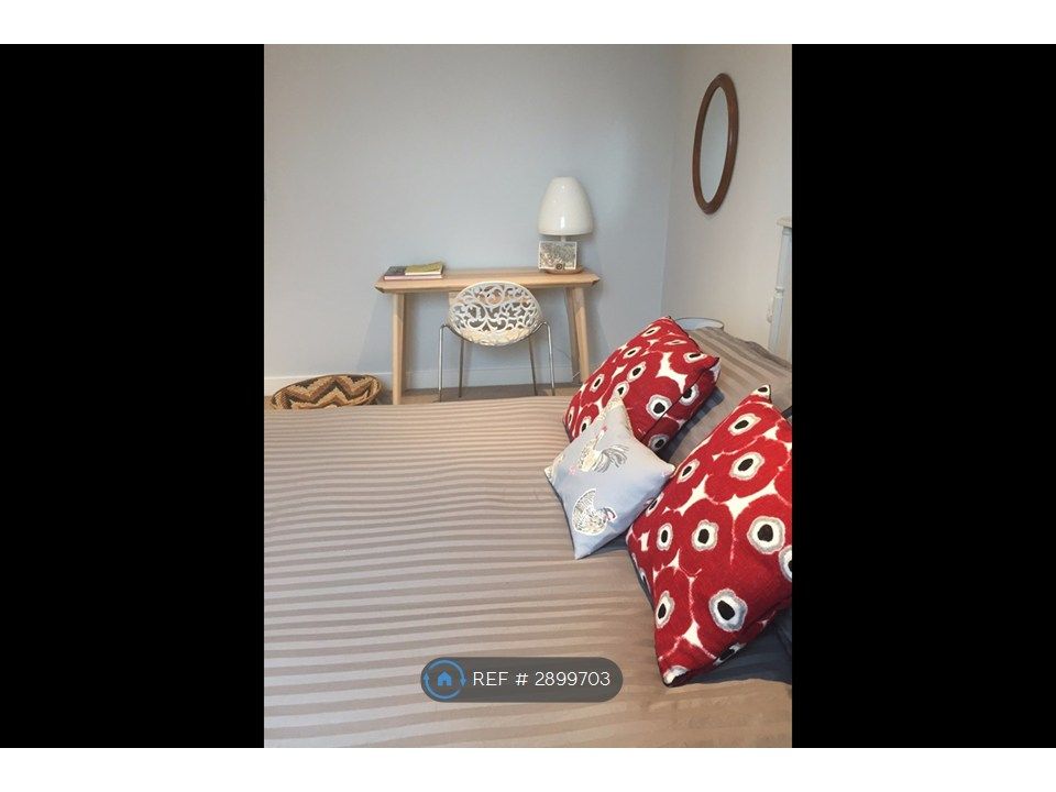 Property photo 1 of 17 Bedroom